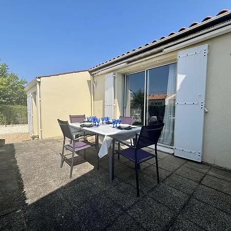 Holiday home Maison Avec Jardin A 4 Min De La Plage, 2 Ch, 4 Pers - Fr-1-246a-363 *