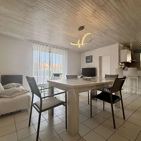 Maison Avec Jardin A 4 Min De La Plage, 2 Ch, 4 Pers - Fr-1-246a-363 Holiday home La Bree-les-Bains