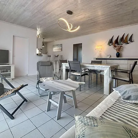 Hébergement de vacances Maison Avec Jardin A 4 Min De La Plage, 2 Ch, 4 Pers - Fr-1-246a-363